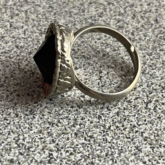 Vintage Leach & Gardner Garnet & Silver Circular Ring - Picture 11 of 15